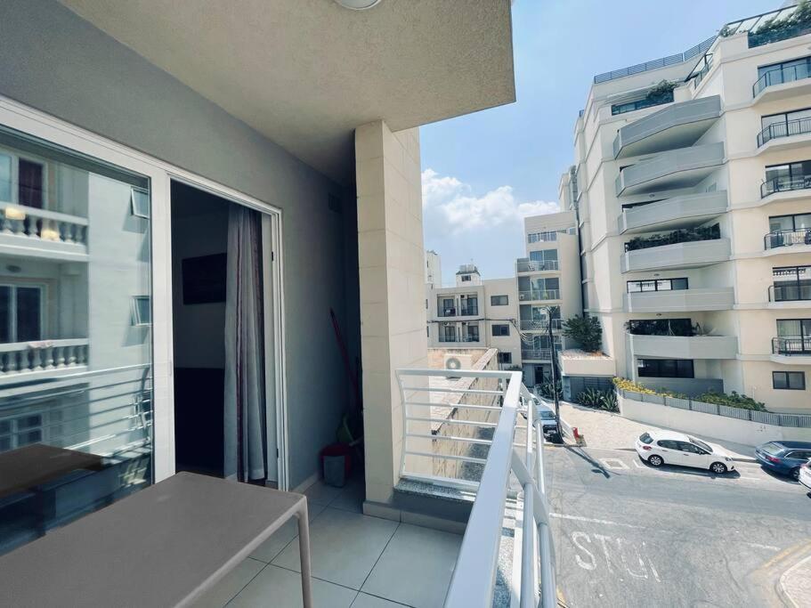 Stylish Modern Central Apartment 4 Paceville Saint Julian's Екстериор снимка
